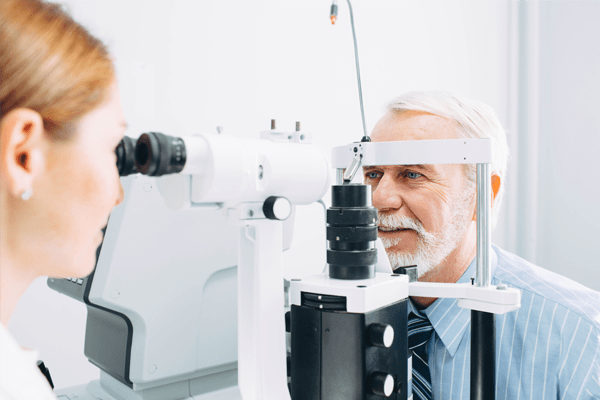 Badanie wzroku u osoby starszej
